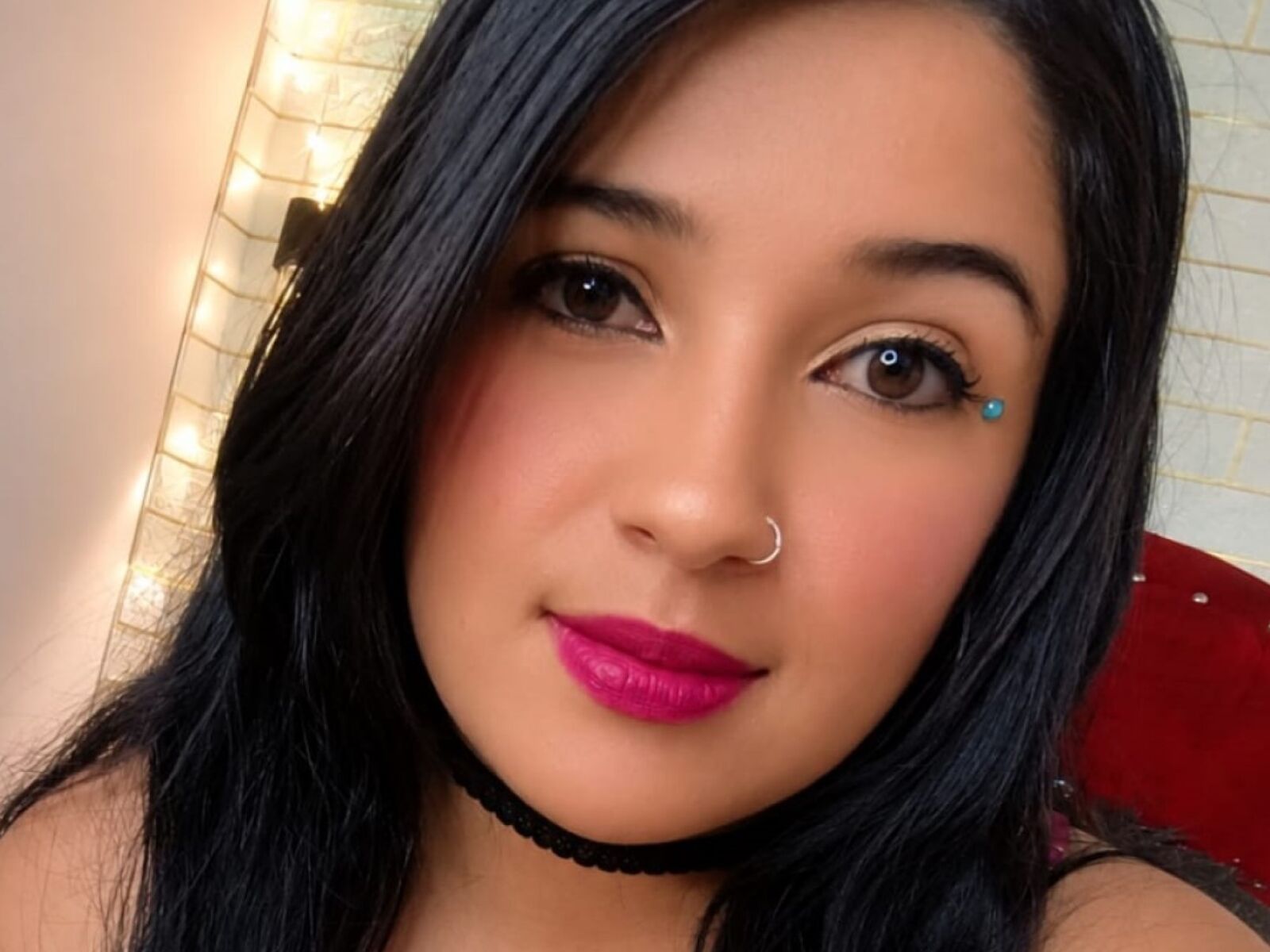 Live cam for LuxyMia