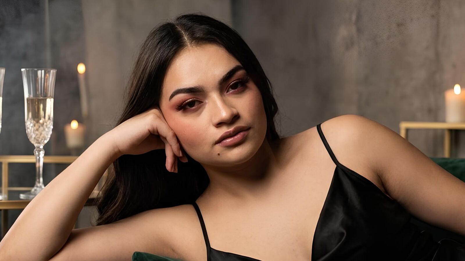 IvannaVelvet erotic portrait