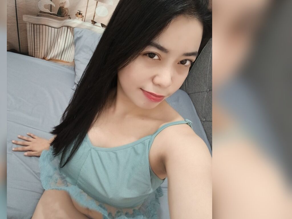 ElodieAtos live cam performer profile