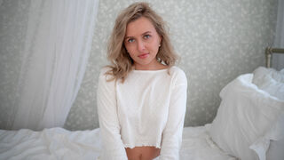 Free Nude SandriaGray