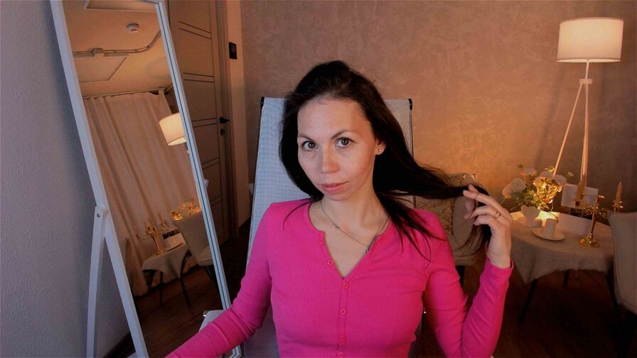 Watch TrasyMorris live on Free Erotic Fantasy