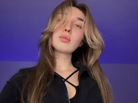 Chat with LinaYani
