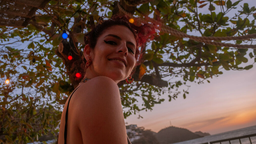  online at GirlsOfJasmin