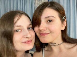 AlthenaAndBritt Blonde live cam girls