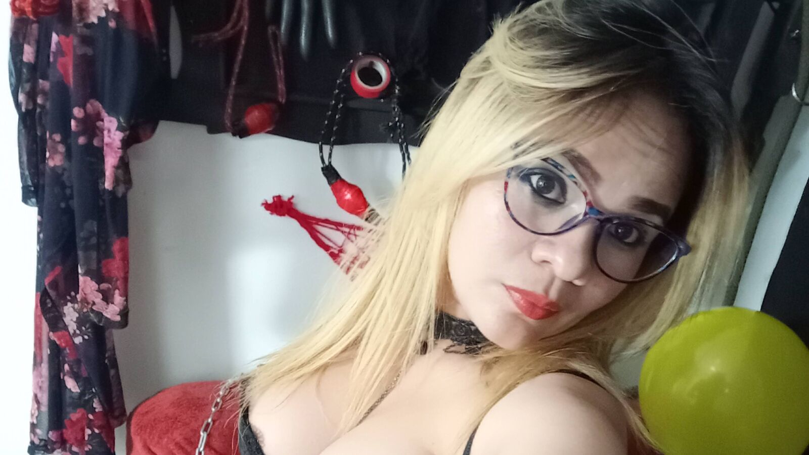 SarahYovera erotic portrait