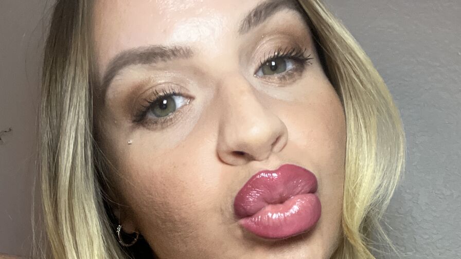 PeachyyBunnyy's live cam