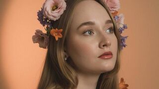 Model Ellie Witaker, 18, White