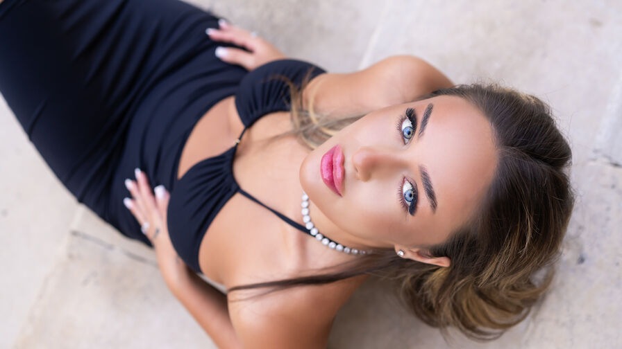 Engage with KaylaDepp Live