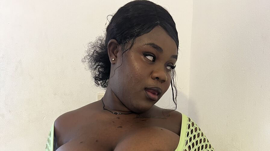 Watch LoriSoul live on Cam Plug