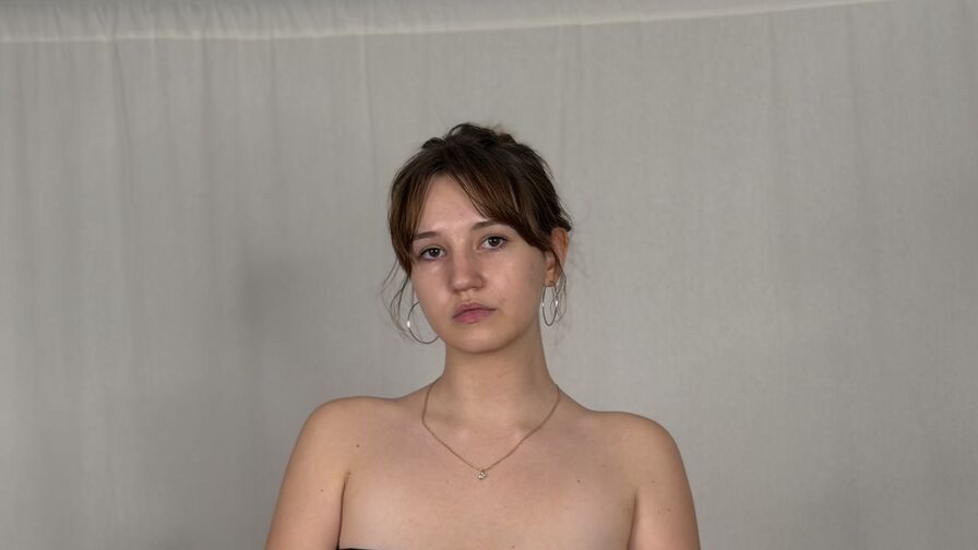 Live HD Nude Chat with CecilHolcombe