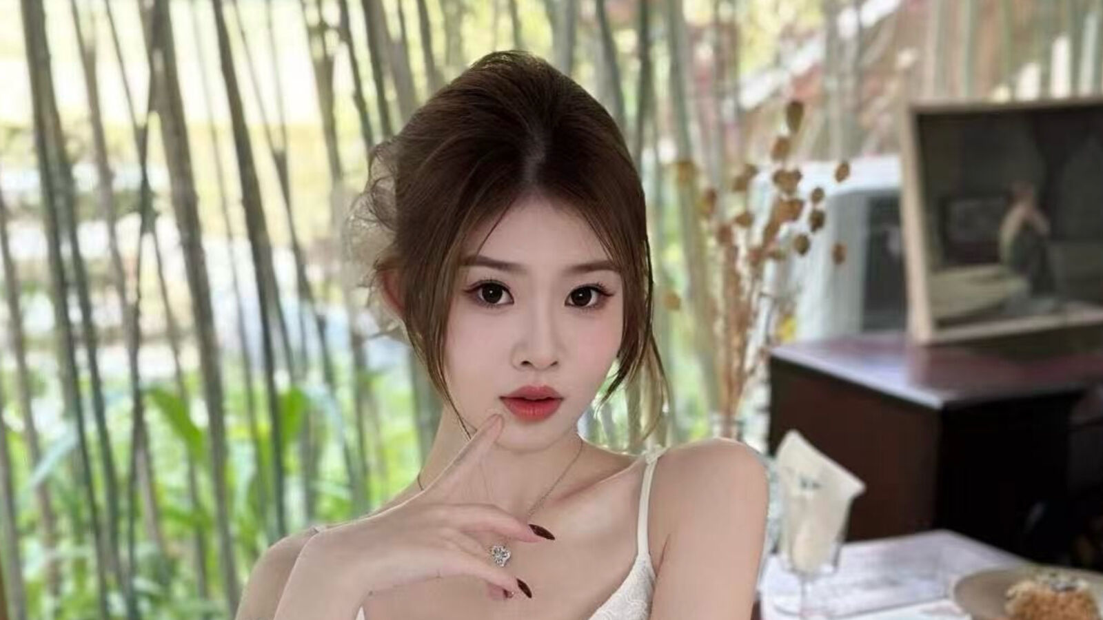 LiYaoXi erotic portrait