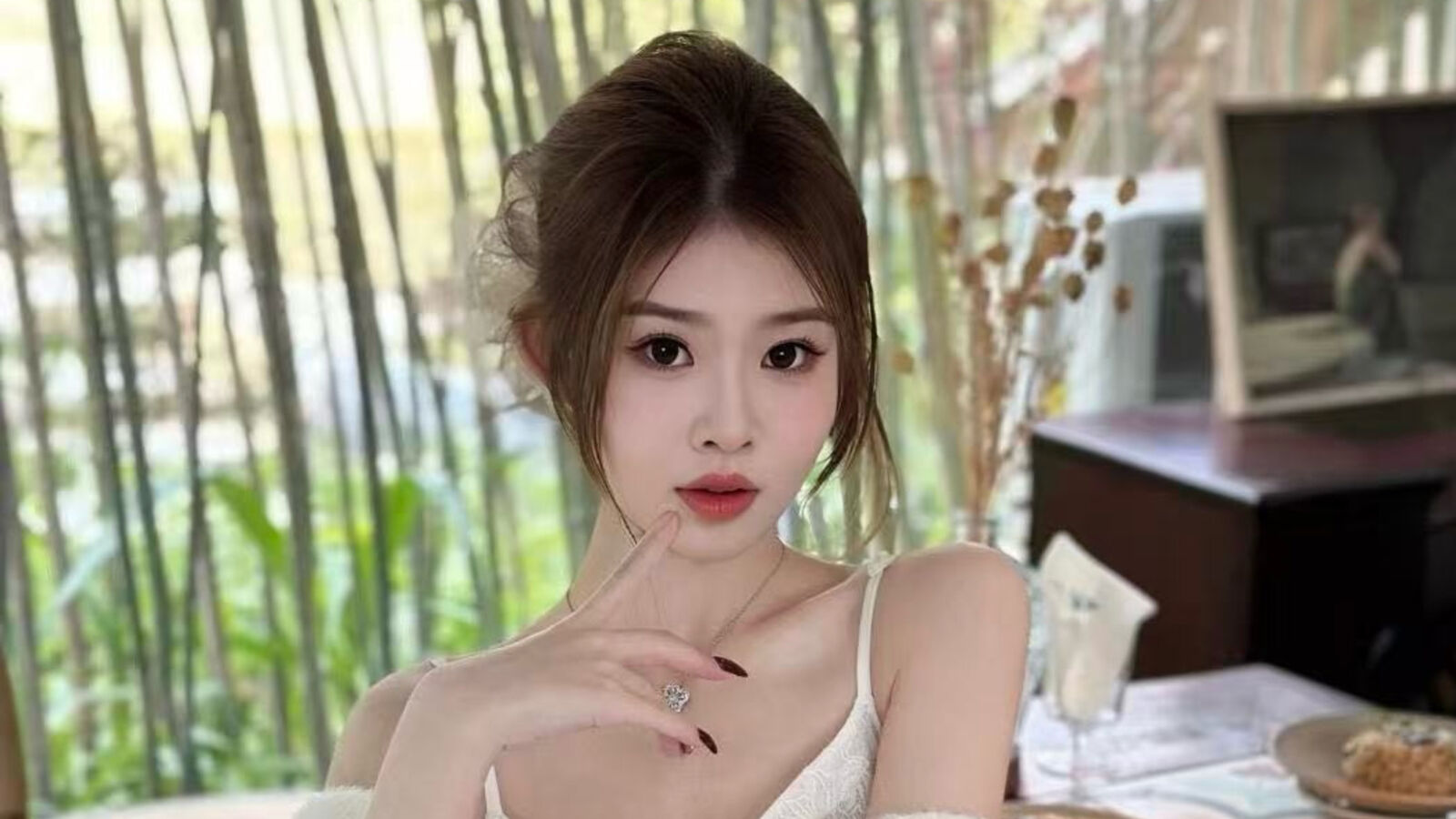 LiYaoXi glamour portrait
