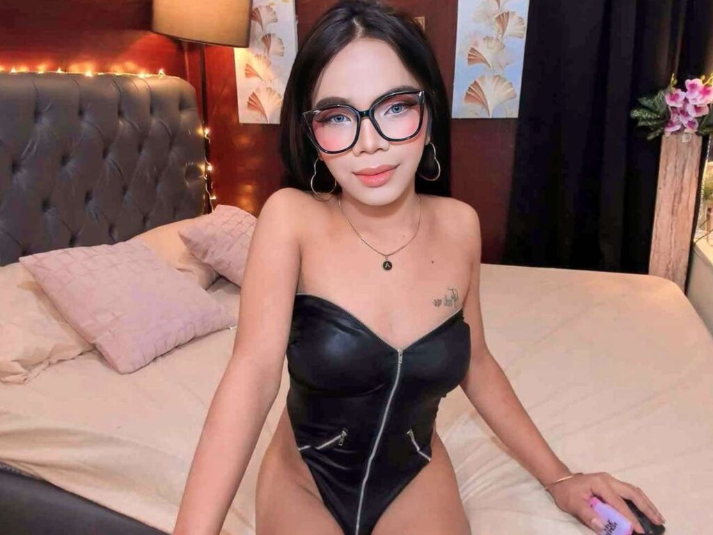 AmandaPaculan webcam show