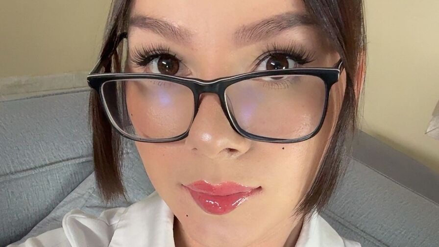 Watch SofiaGibsone live on Jasminedc