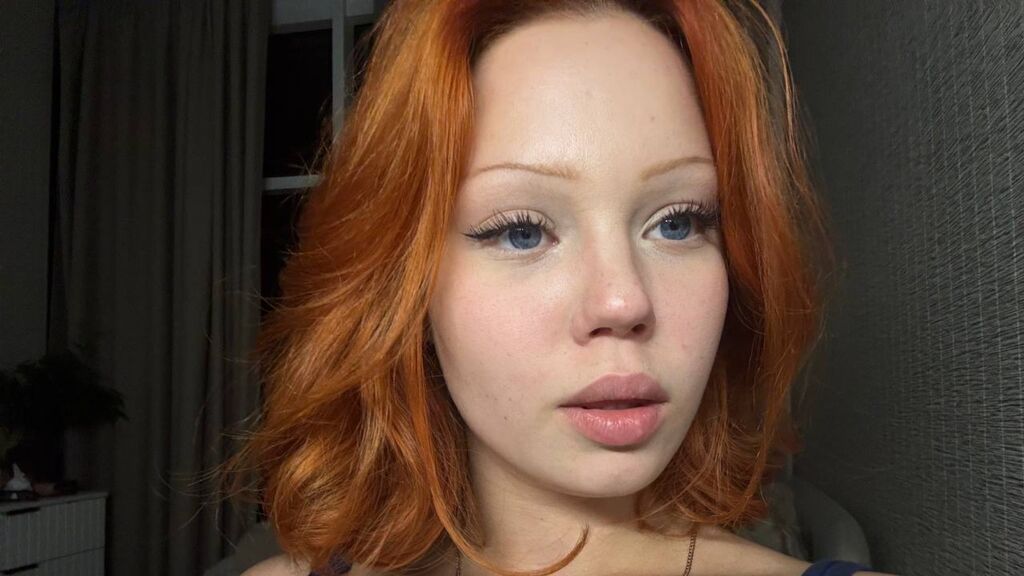 Watch RemmyFoxes live on cam on LiveJasmin