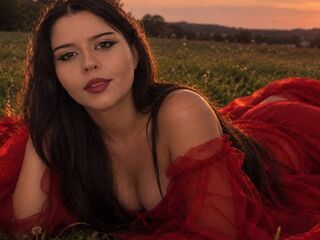 Sexy profile pic of CeceliaSouza