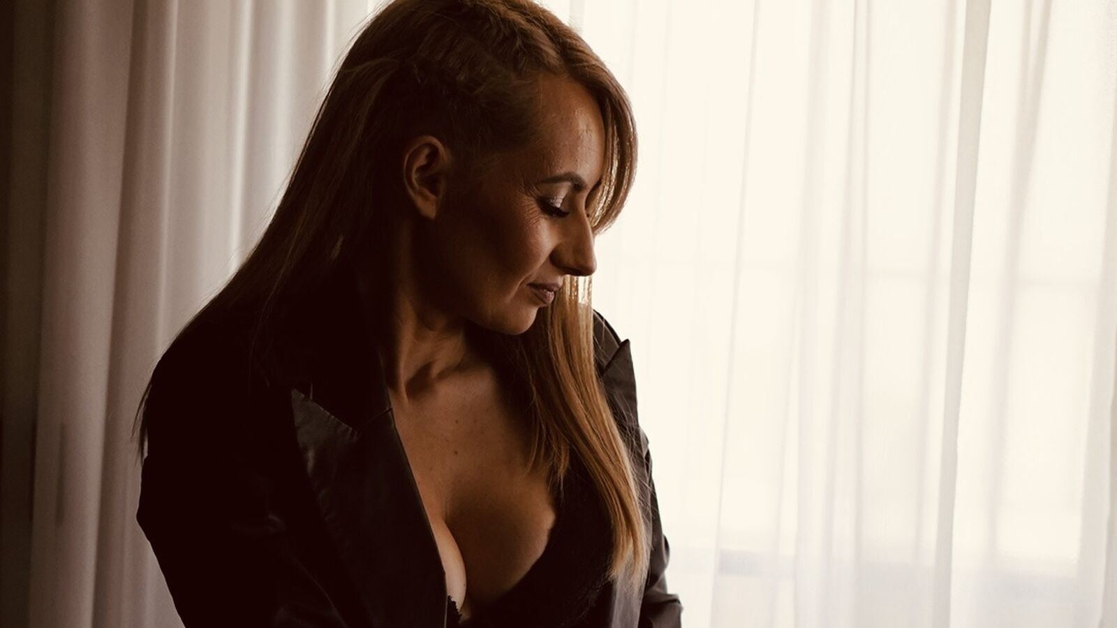 AdellynRose erotic portrait