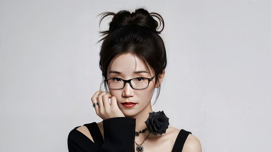 Watch LunaChen live on Cuties