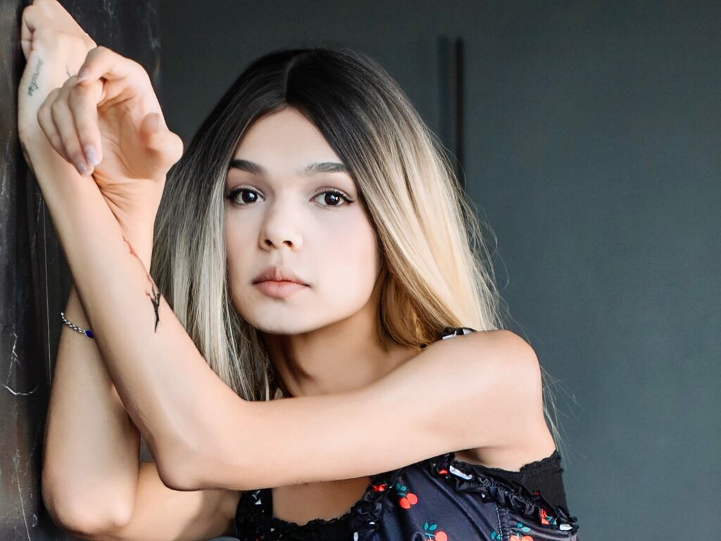 LizzyDelRey online cam profile picture