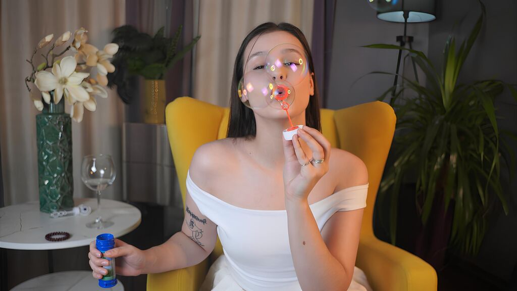 FancyBennett live cam model at LiveJasmin