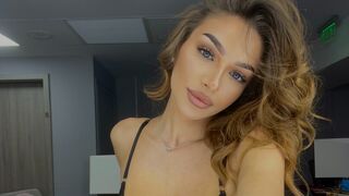 LisaLogan Hottest Webcams