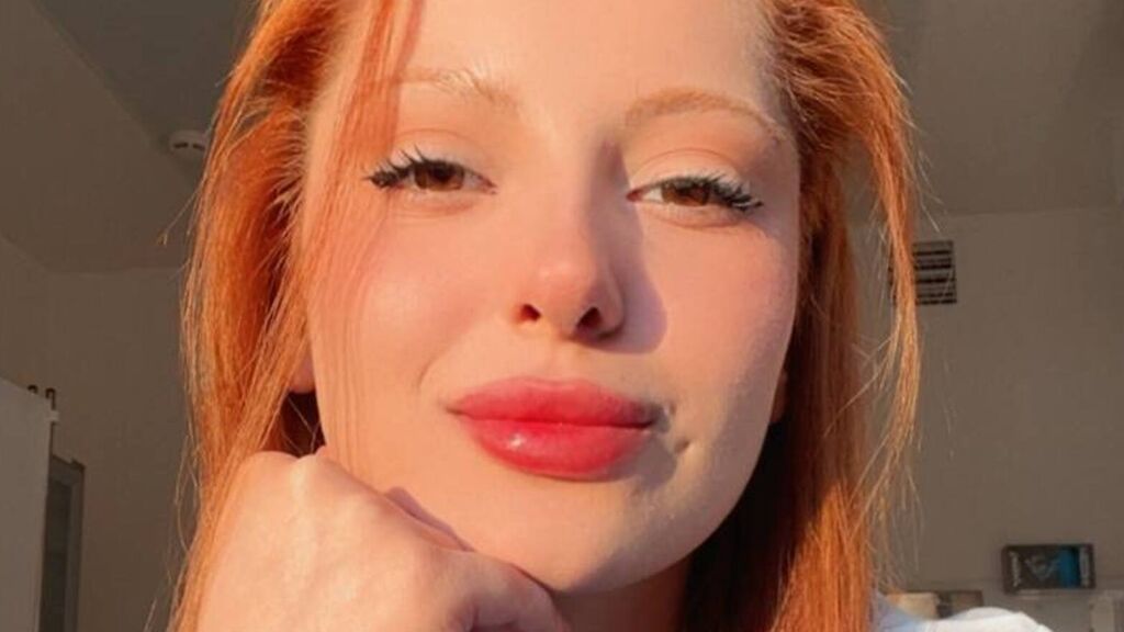 LauraVeina cover