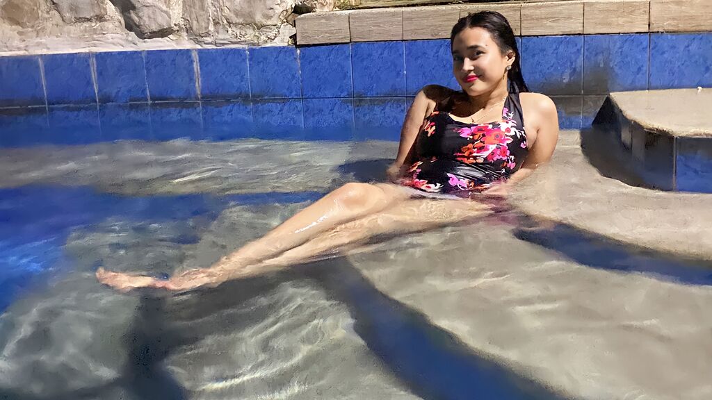 Sex chat gratuit in direct cu HoneyMendoza pe LiveJasmin