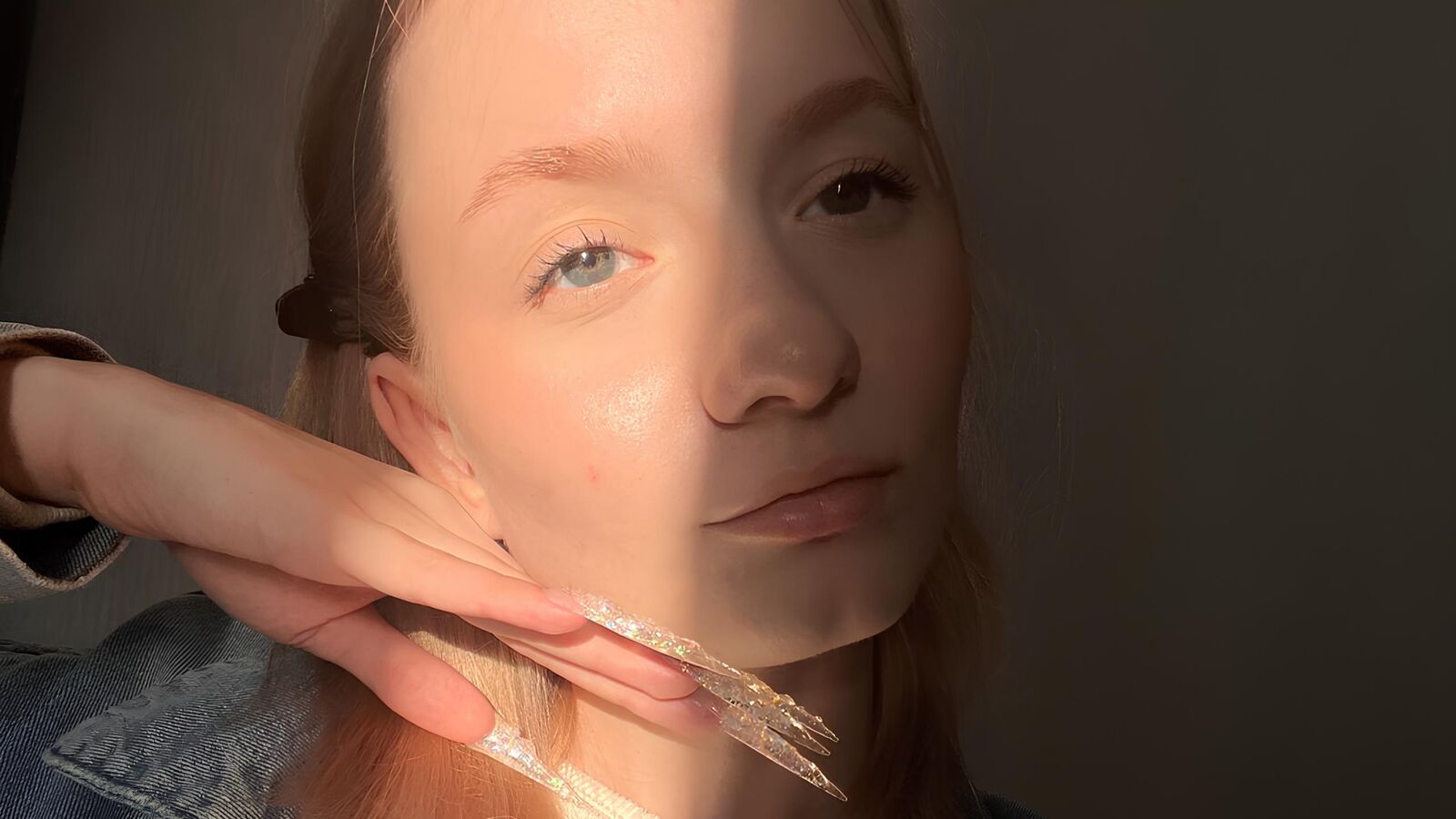 NereidaLaforrest glamour portrait