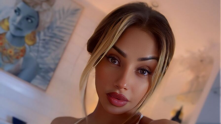 Watch LindaDu live on Useporn