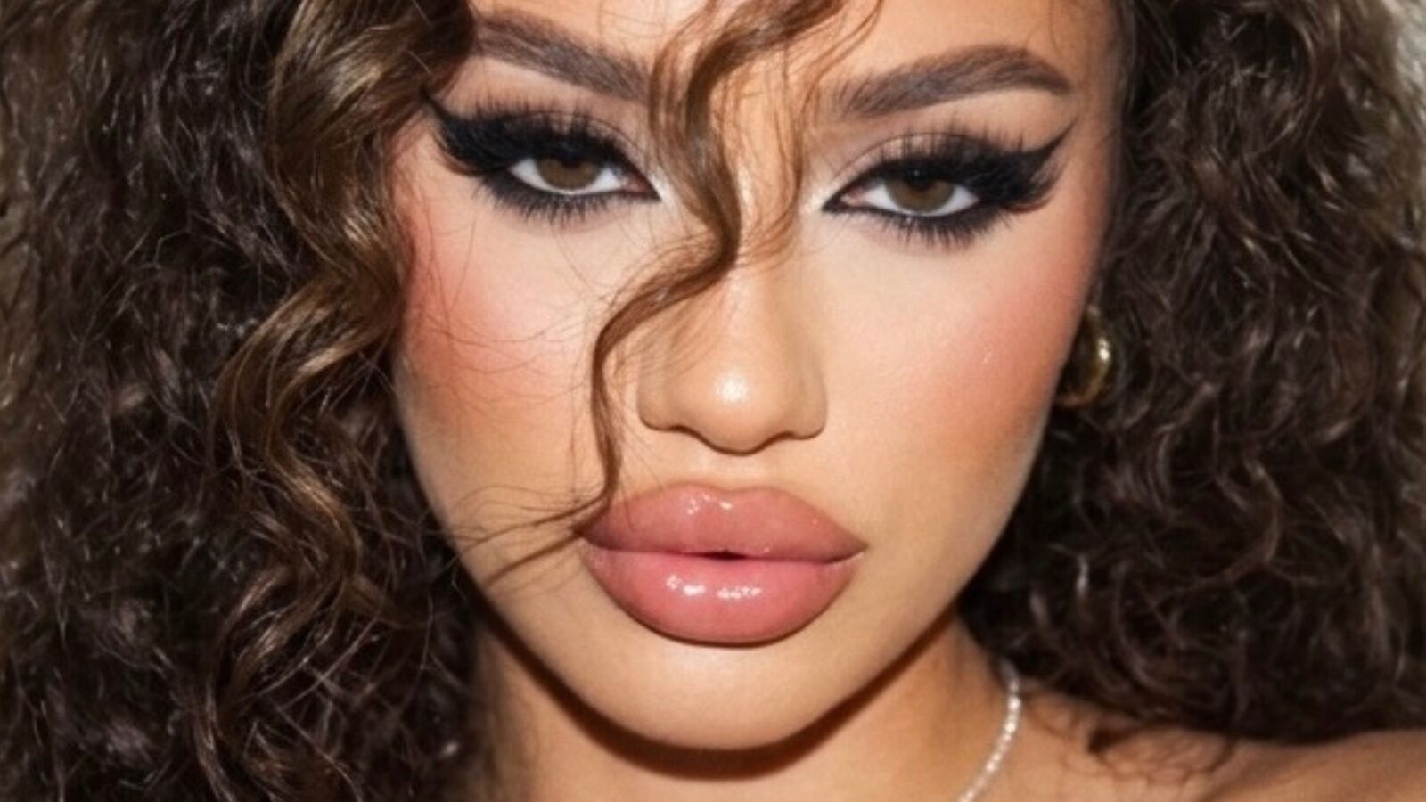 CelineCherie glamour portrait