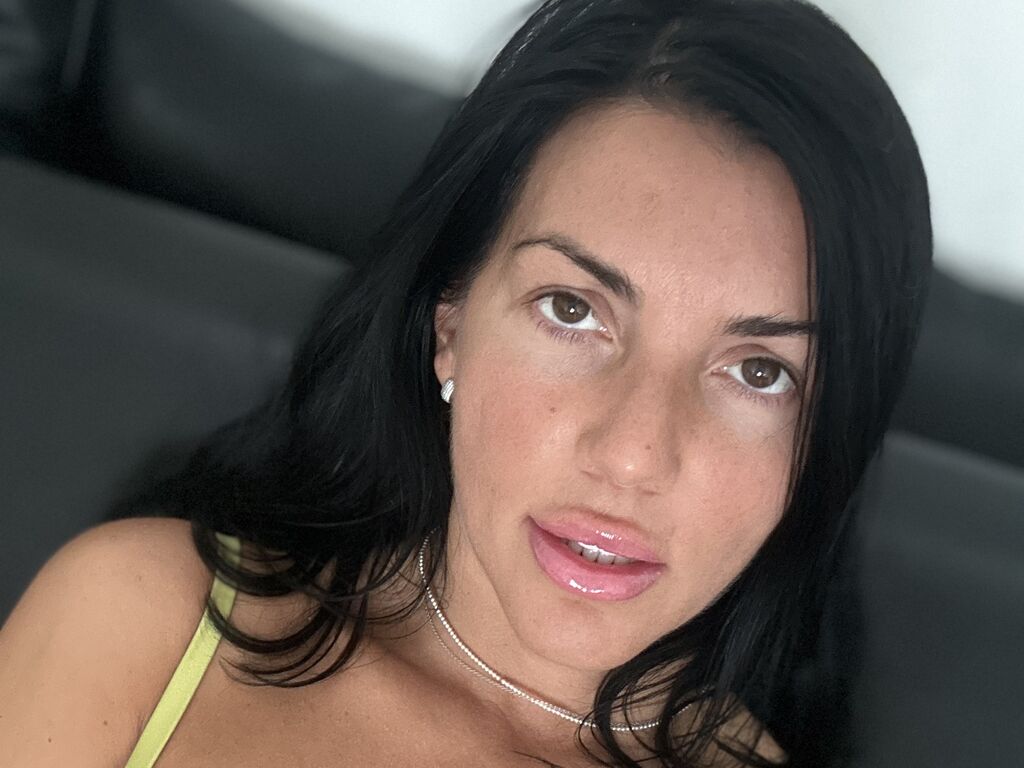 ErikaErika from Web Night Cam