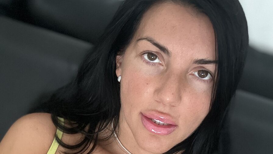 Live HD Nude Chat with ErikaErika