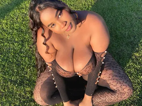 Chat with EmmyCastell