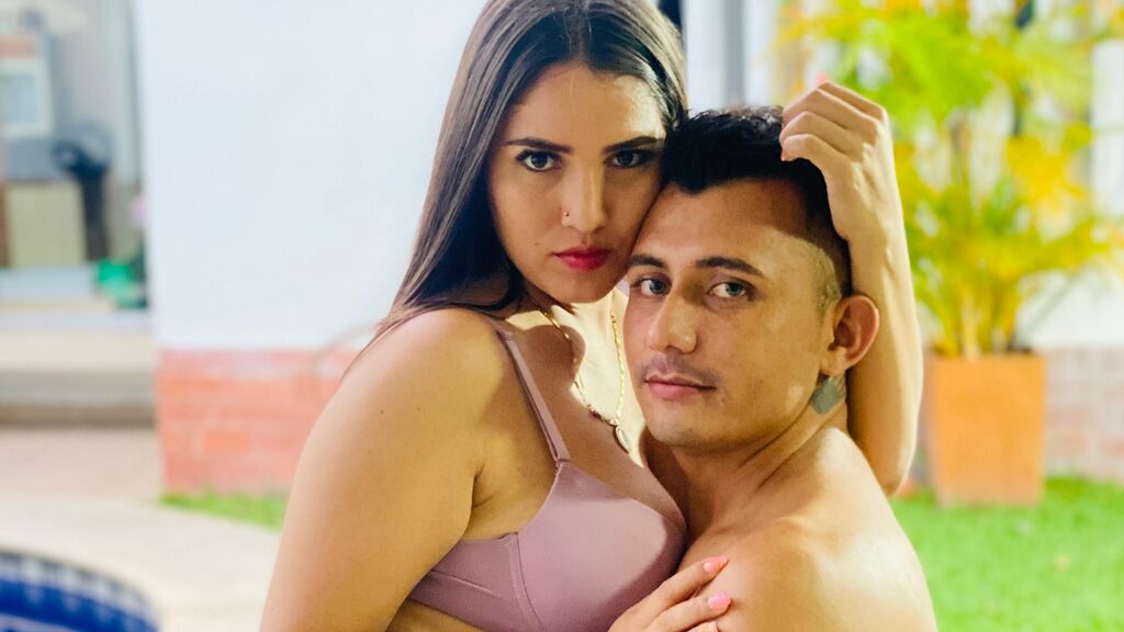 Sex chat gratuit in direct cu JolyneAndDune pe LiveJasmin