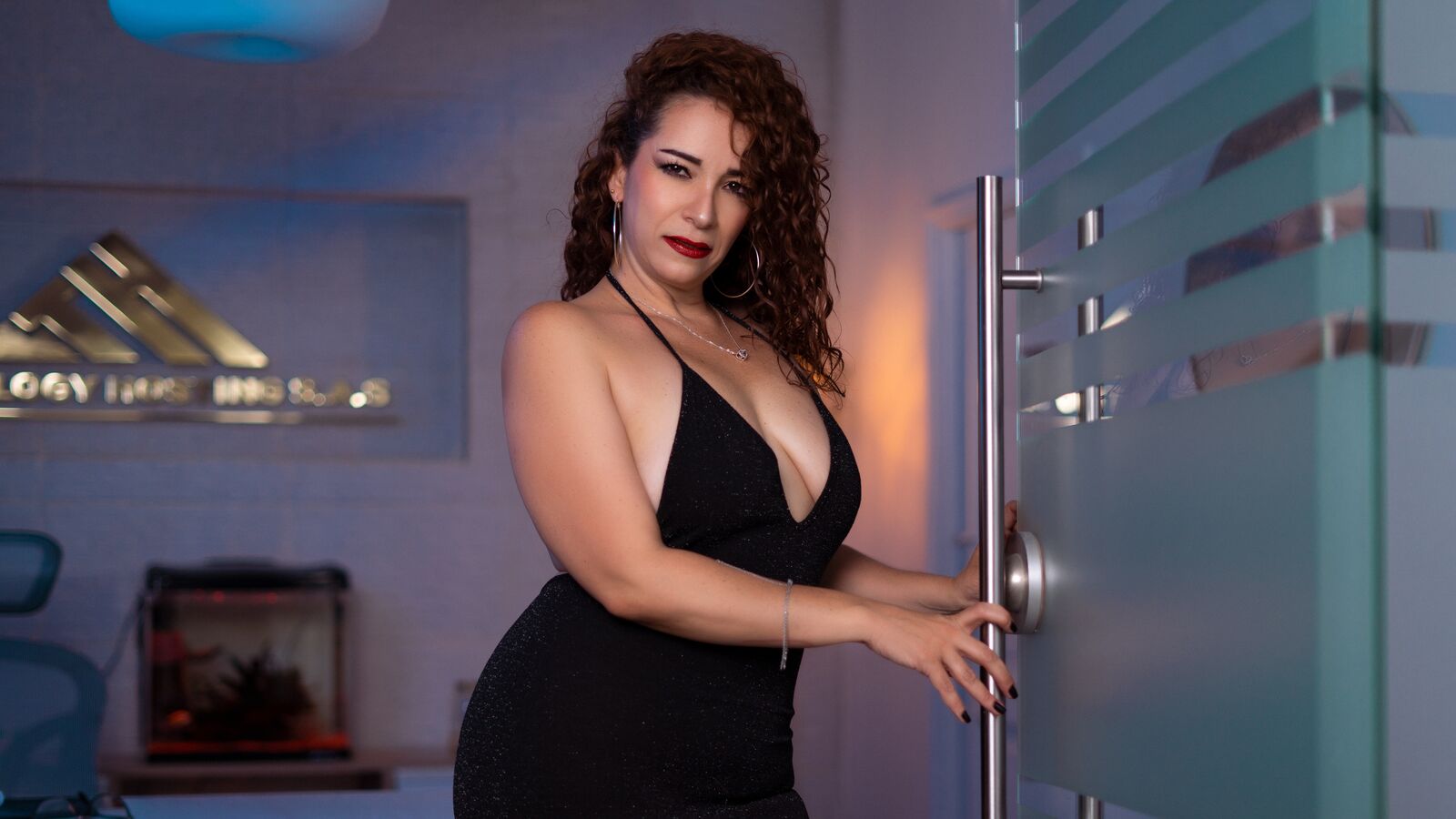 ScarlethVegas erotic portrait