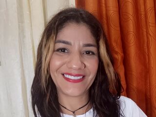 Webcam model KendraAmar from Web Night Cam