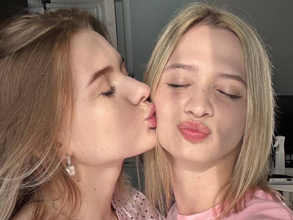 ElinoreAndNila private show profile image