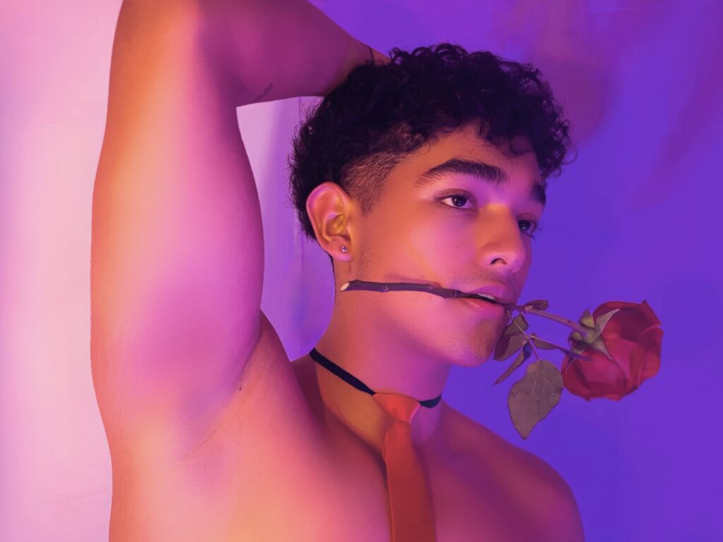 NoahKarterr Nude