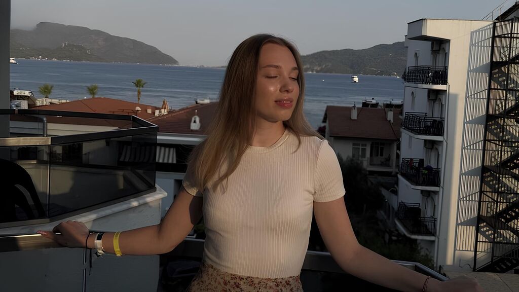 AshleyWin live cam model at LiveJasmin