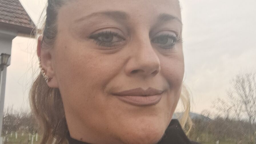 Watch SandyMandy live on Amateur Porn
