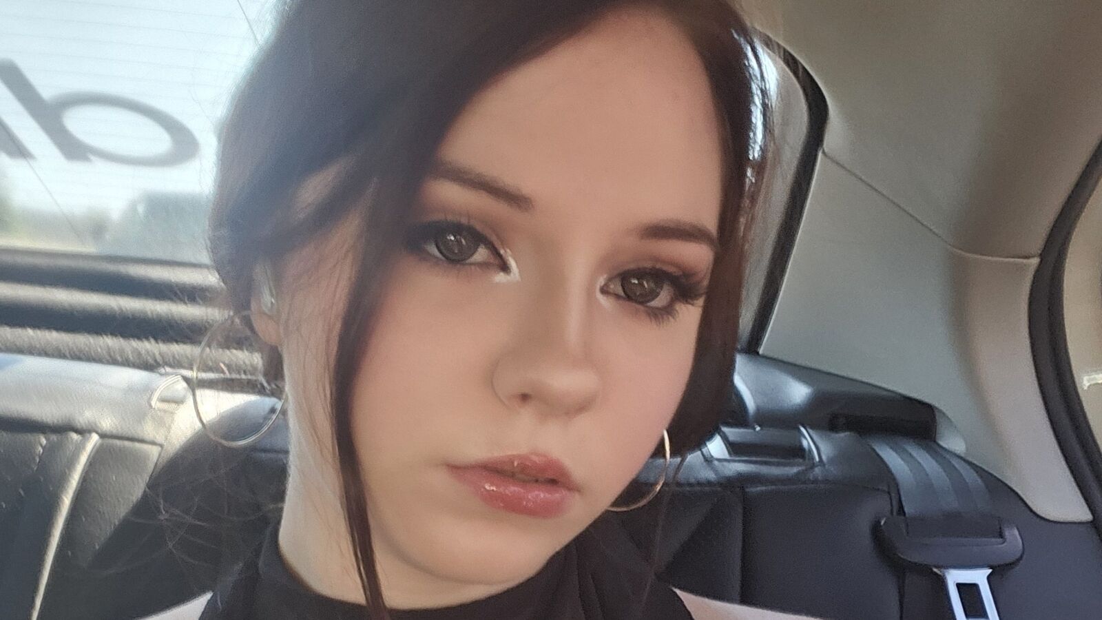 SamantaGlow erotic portrait