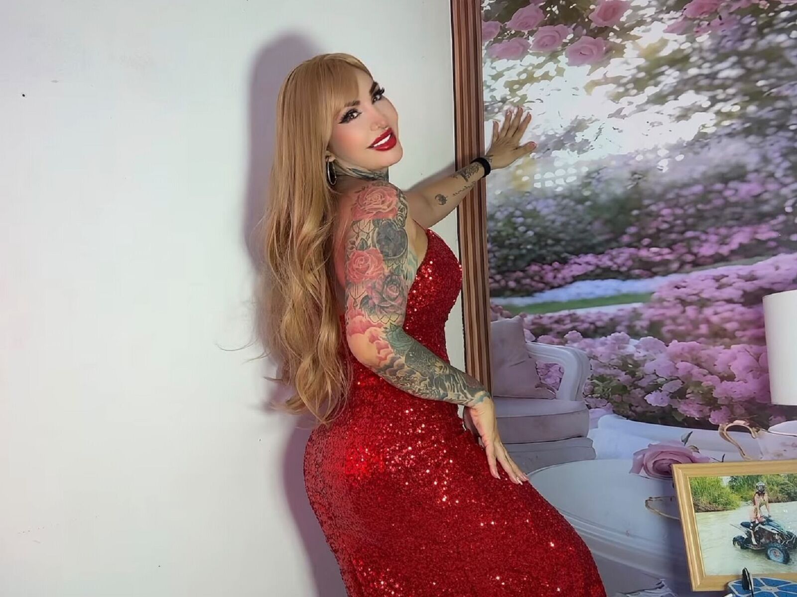 Live cam for MiaStherling