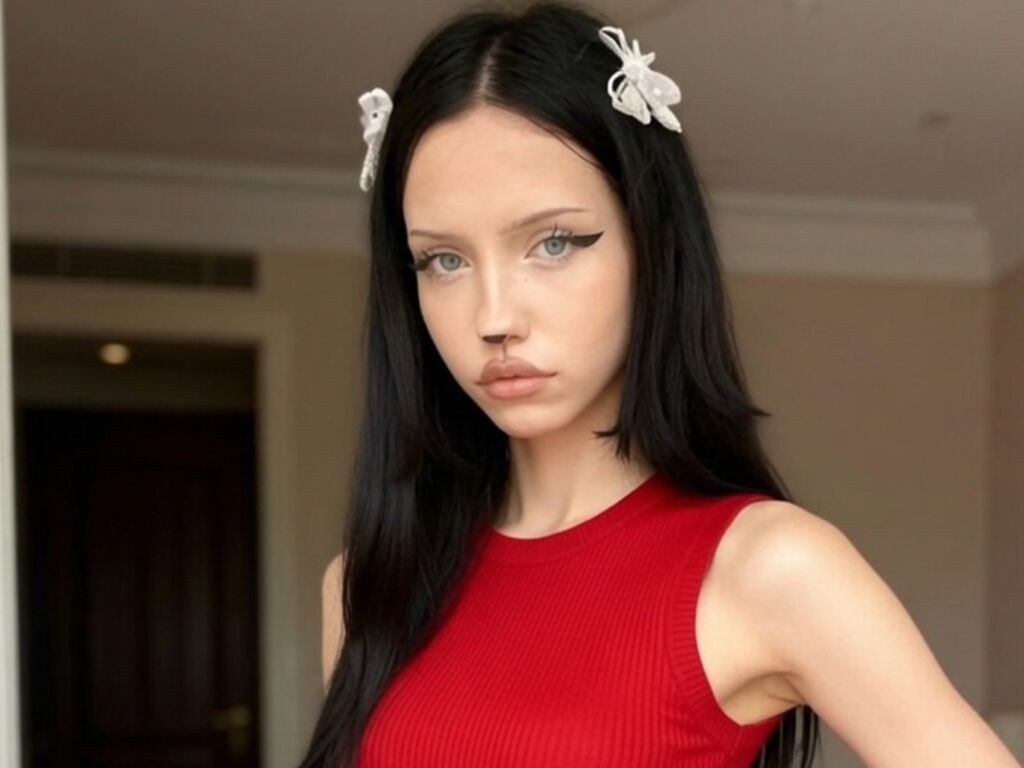 LoraineWebley show preview
