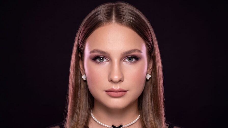 Watch ElliGloom live on freshseotools.com