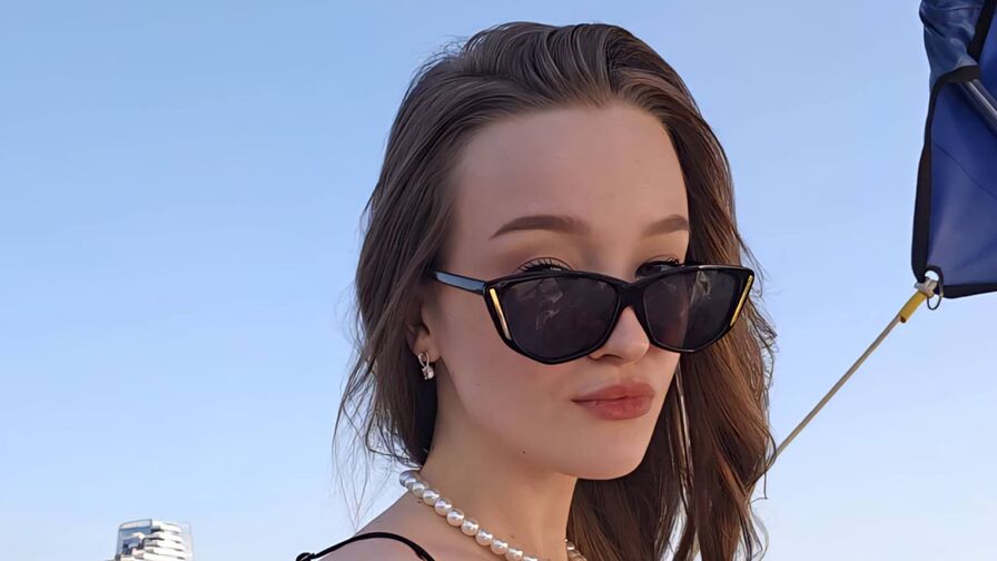 Watch LeilaTinky live on freshseotools.com