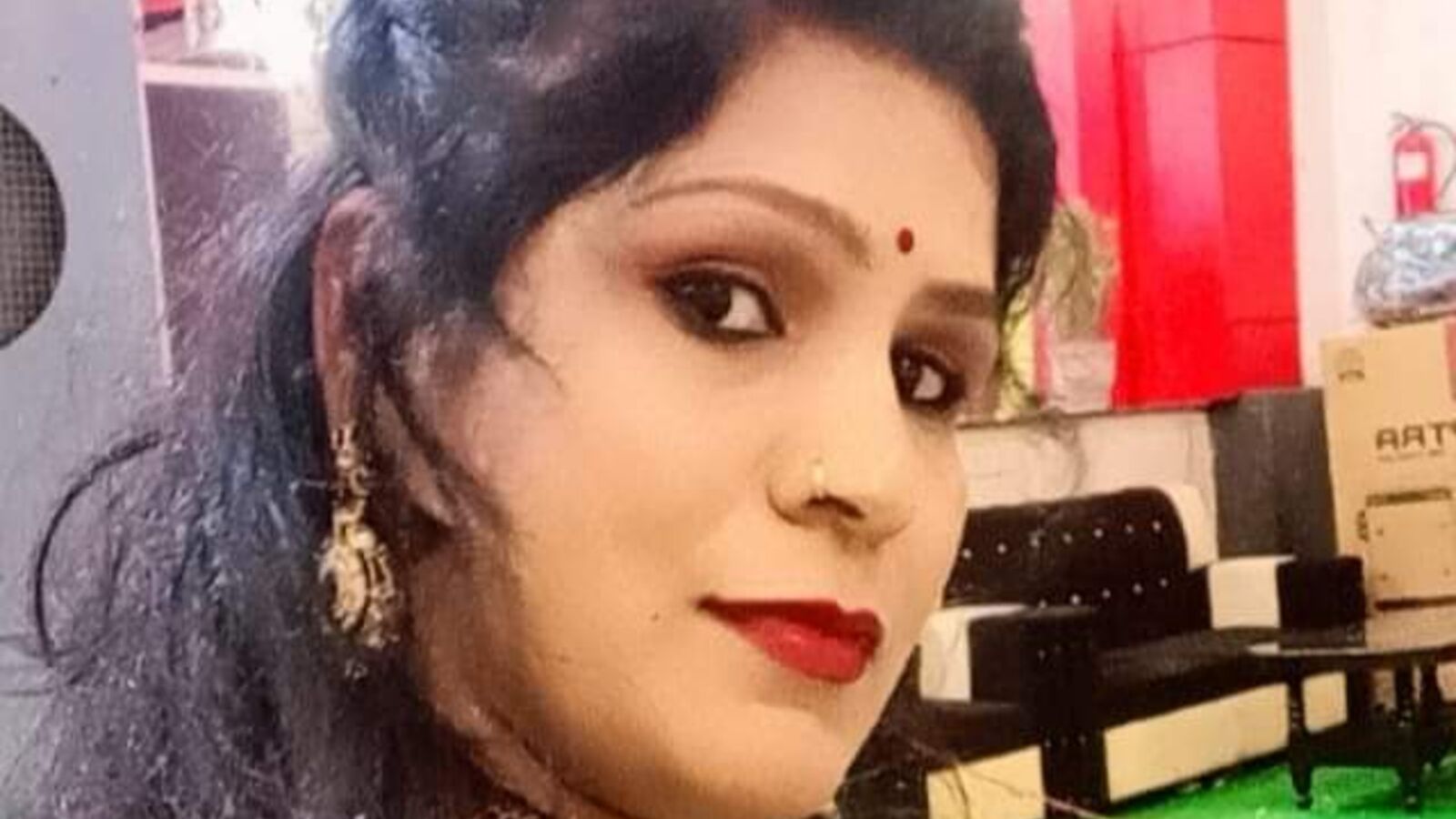 HotNandini erotic portrait