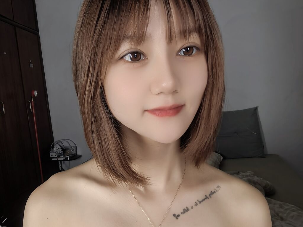 ValerieHou adult webcam girl room
