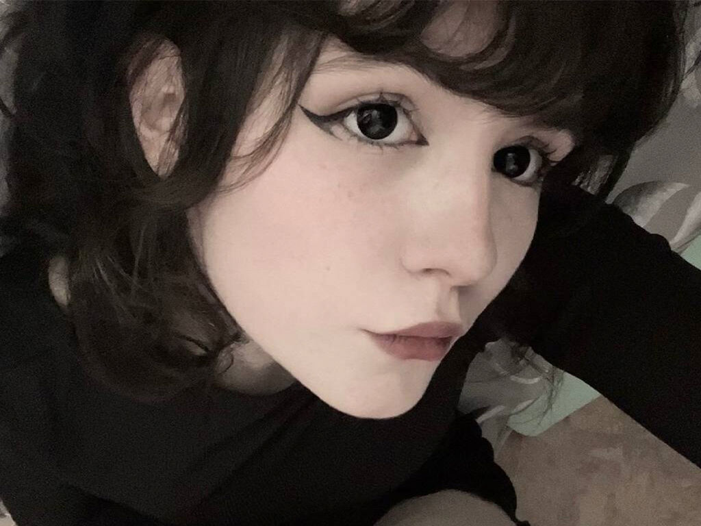 LunaAchlis – webcam model profile photo