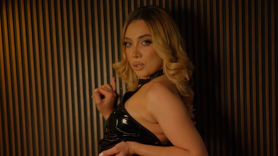 Watch JessieBlake on NudiesOnlineCam.com