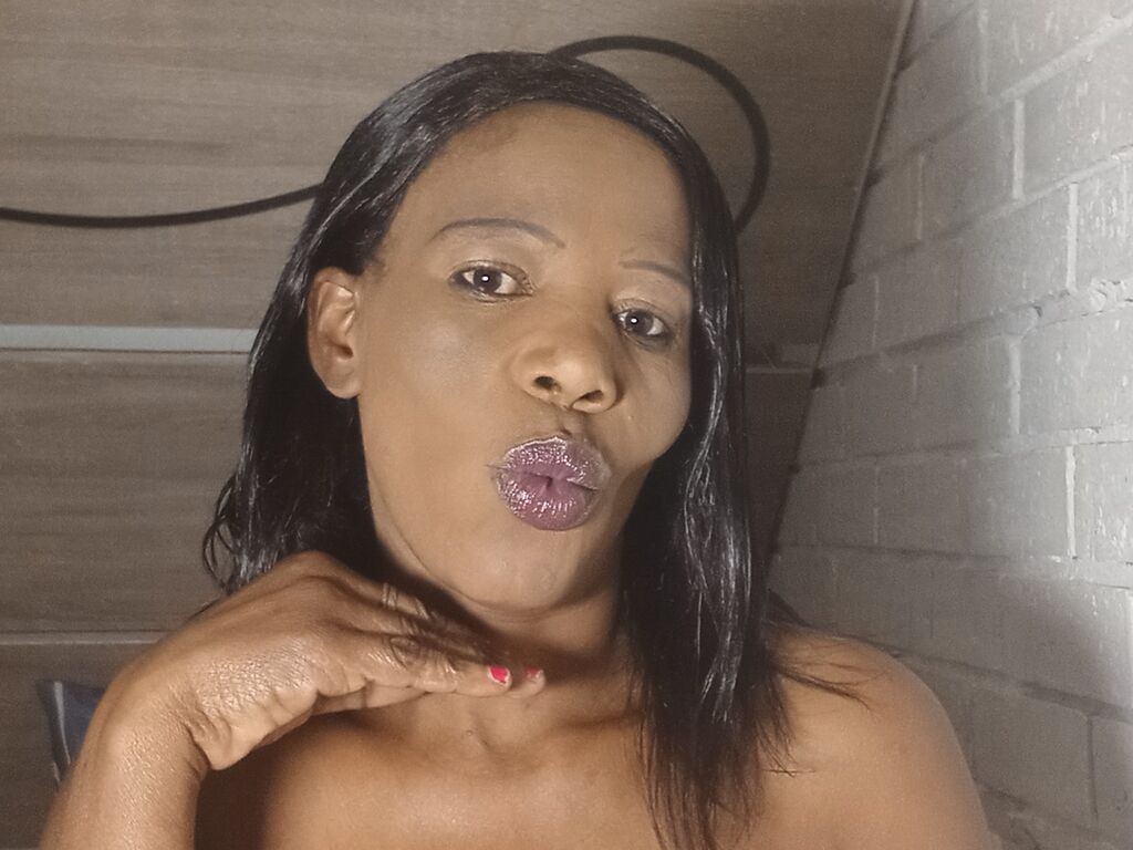 ShyHenny from Web Night Cam